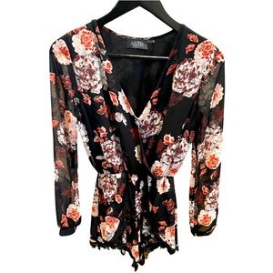 Beautiful, floral romper-Small